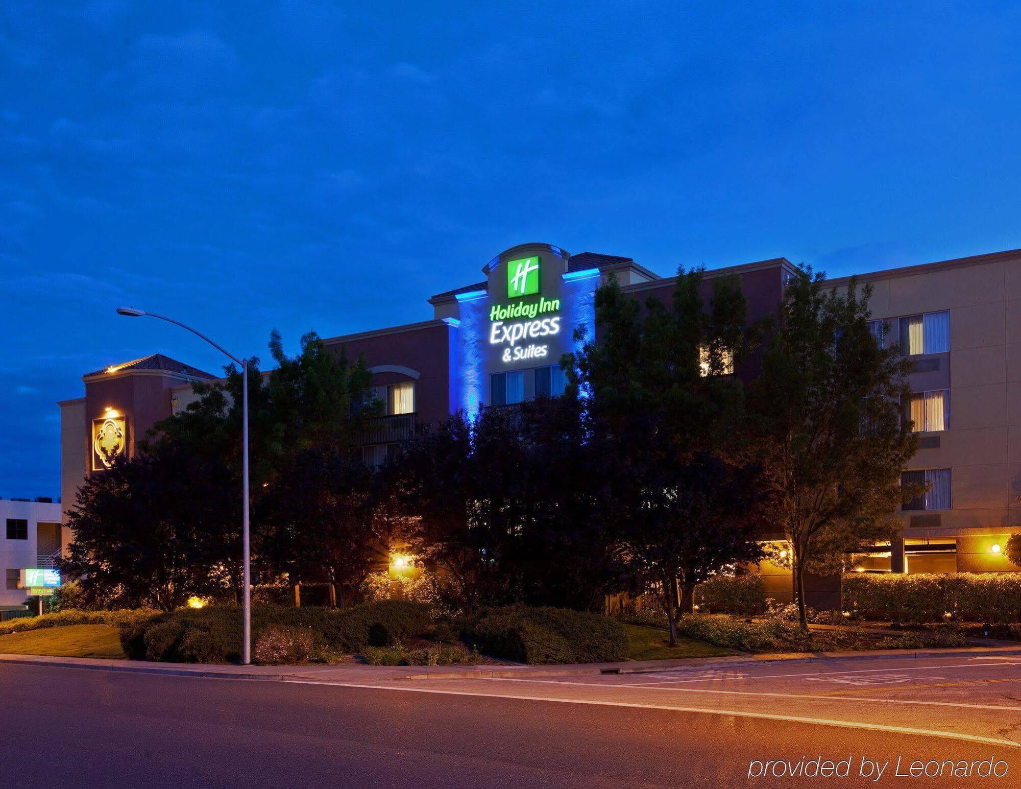 Holiday Inn Express Hotel & Suites Belmont, An Ihg Hotel Exterior photo